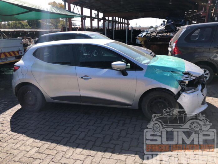 RENAULT , CLIO IV 1 . 2 AUTHENTIQUE , SILVER , 2014 ( 30543 ) - Image 3