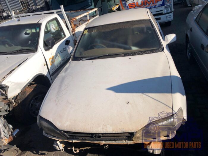 TOYOTA , CAMRY 200 SI , WHITE , 1992 ( 29981 )