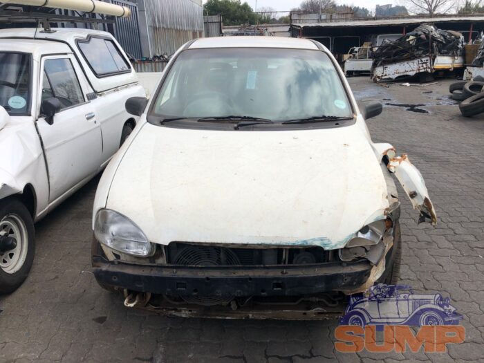 OPEL , CORSA CLASSIC 1 . 6 I CD A / C P / S , WHITE , 2002 ( 29532 )