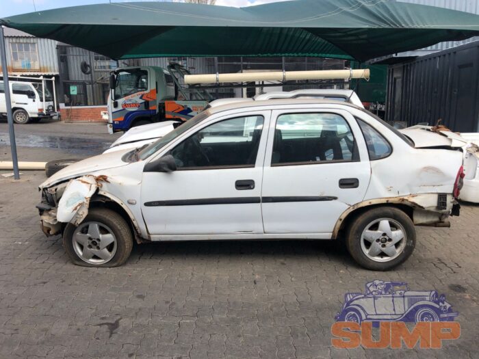 OPEL , CORSA CLASSIC 1 . 6 I CD A / C P / S , WHITE , 2002 ( 29532 ) - Image 7