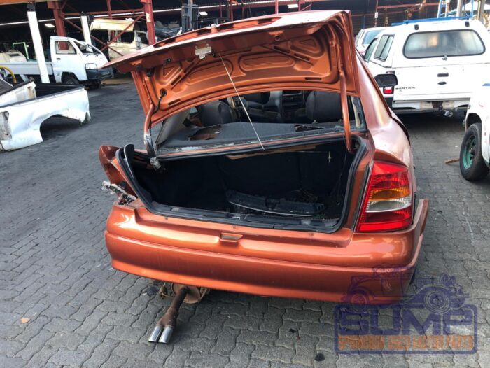 OPEL , ASTRA CLASSIC 1 . 6 CDE A / C , ORANGE , 2000 ( 29965 ) - Image 5