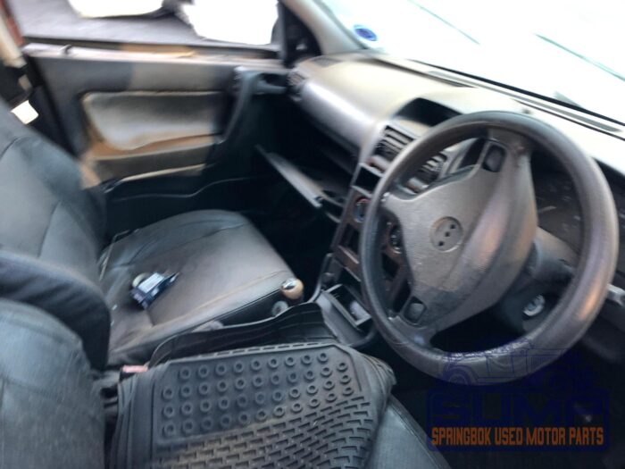 OPEL , ASTRA CLASSIC 1 . 6 CDE A / C , ORANGE , 2000 ( 29965 ) - Image 10