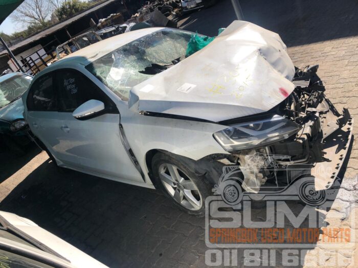 VOLKSWAGEN , JETTA 6 GP 1 . 2 T Si TRENDLINE , WHITE , 2015 ( 30577 ) - Image 3