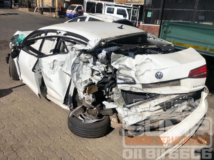VOLKSWAGEN , JETTA 6 GP 1 . 2 T Si TRENDLINE , WHITE , 2015 ( 30577 ) - Image 6