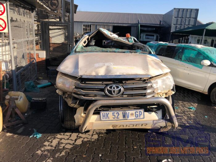 TOYOTA , HILUX 2 . 4 GD 6 SRX 4 X A / T P / U S / C , WHITE , 2016 ( 30068 )