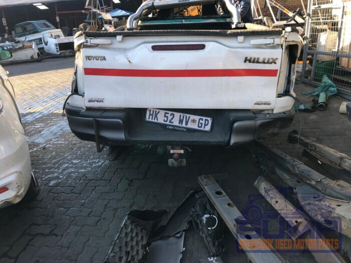 TOYOTA , HILUX 2 . 4 GD 6 SRX 4 X A / T P / U S / C , WHITE , 2016 ( 30068 ) - Image 2