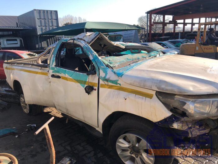 TOYOTA , HILUX 2 . 4 GD 6 SRX 4 X A / T P / U S / C , WHITE , 2016 ( 30068 ) - Image 4