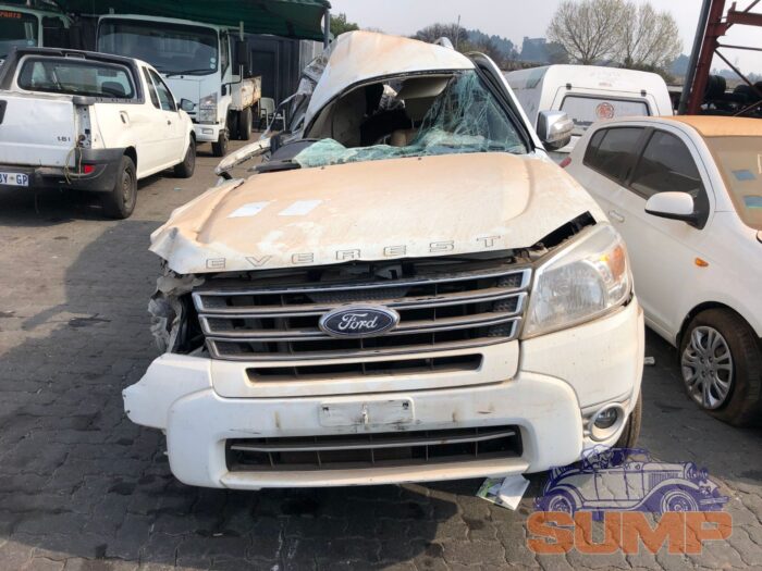 FORD , EVEREST 3 . 0 TD Ci XLT , WHITE , 2013 ( 29546 )
