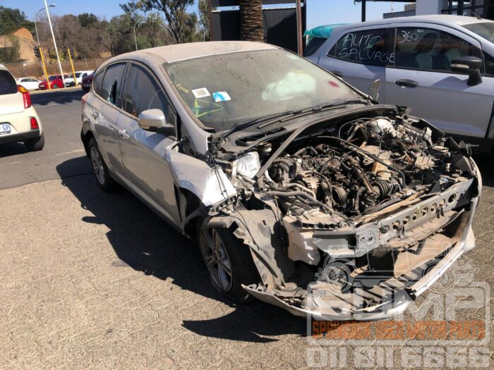 FORD , FOCUS 1 . 6 Ti VCT TREND 5 DR , SILVER , 2013 ( 30581 ) - Image 2