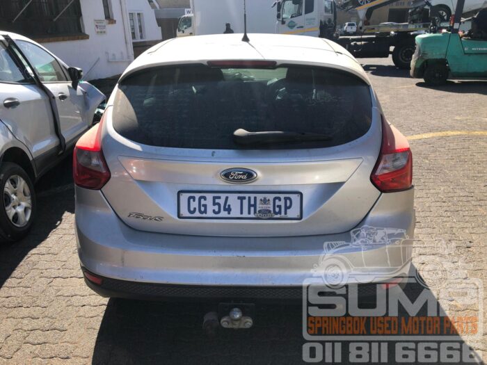 FORD , FOCUS 1 . 6 Ti VCT TREND 5 DR , SILVER , 2013 ( 30581 ) - Image 5