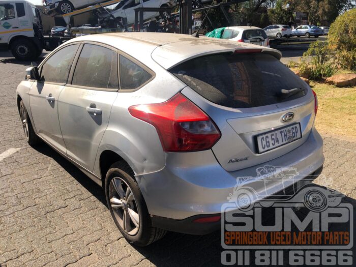 FORD , FOCUS 1 . 6 Ti VCT TREND 5 DR , SILVER , 2013 ( 30581 ) - Image 6