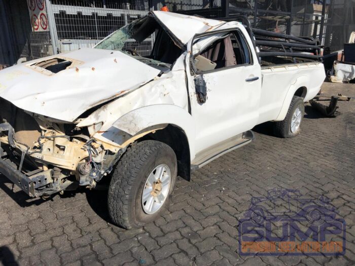 TOYOTA , HILUX 3 . 0 D - 4 D RAIDER R / B P / US / C , WHITE , 2013 ( 30067 ) - Image 3