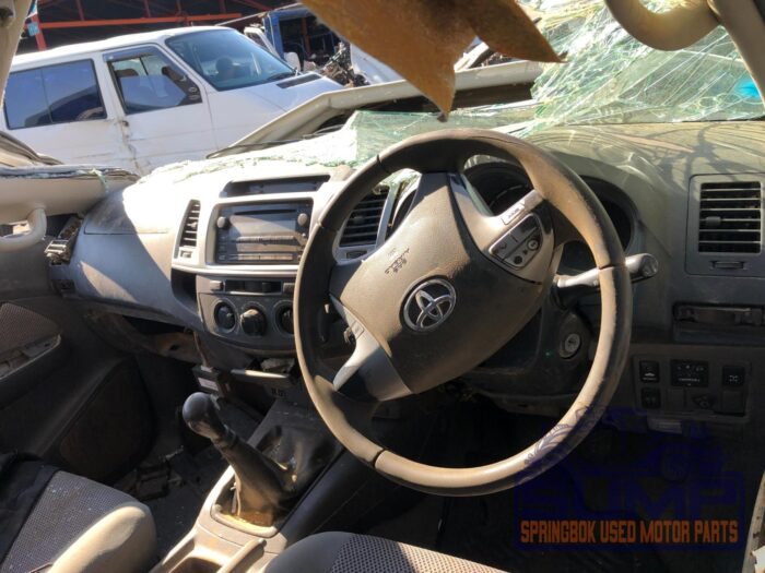 TOYOTA , HILUX 3 . 0 D - 4 D RAIDER R / B P / US / C , WHITE , 2013 ( 30067 ) - Image 5