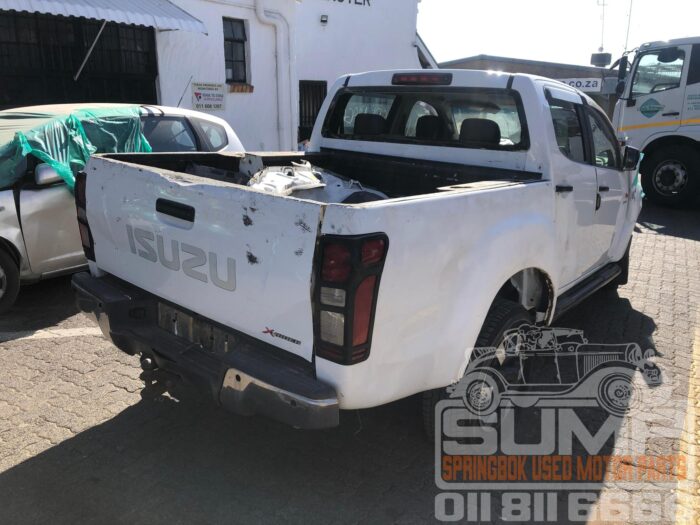 ISUZU , KB 250 D - TEQ HO X - RAIDER D / C , WHITE , 2016 ( 30573 ) - Image 4