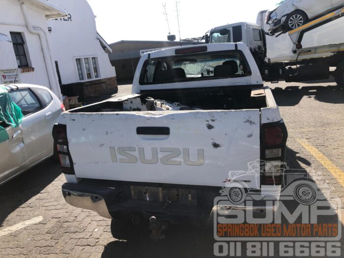 ISUZU , KB 250 D - TEQ HO X - RAIDER D / C , WHITE , 2016 ( 30573 ) - Image 5