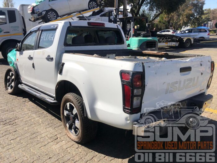 ISUZU , KB 250 D - TEQ HO X - RAIDER D / C , WHITE , 2016 ( 30573 ) - Image 6