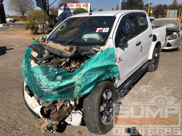 ISUZU , KB 250 D - TEQ HO X - RAIDER D / C , WHITE , 2016 ( 30573 ) - Image 8