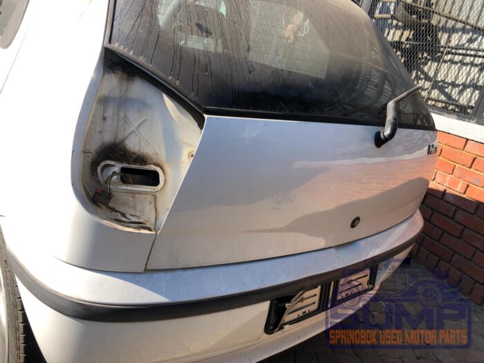 FIAT , PALIO 1 . 2 EL 5 dr , WHITE , 2002 ( 30074 ) - Image 2