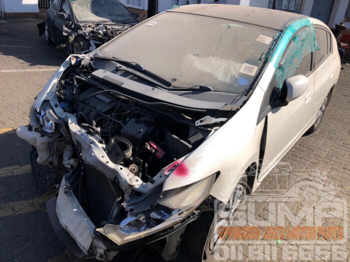 HONDA , INSIGHT 1 . 3 HYBRID , WHITE , 2013 ( 30580 ) - Image 8