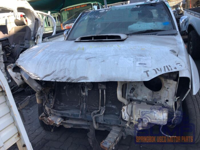 NISSAN , HARDBODY NP 300 2 . 5 T Di HI - RIDER P / U , WHITE , 2018 ( 30064 )