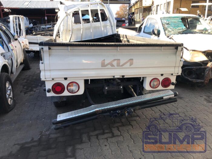 KIA , K 2500 P / U S / C , WHITE , 2023 ( 30070 ) - Image 3