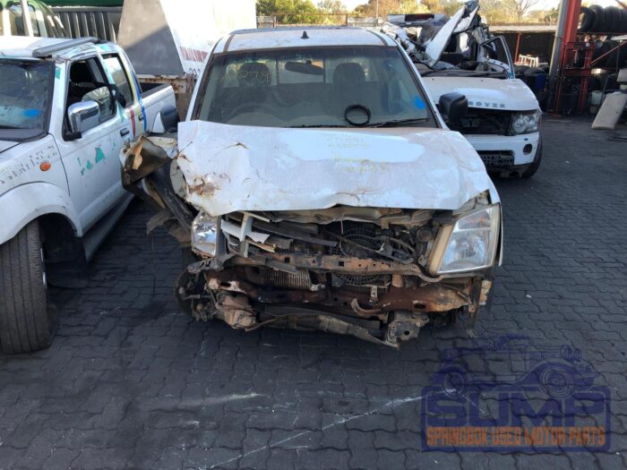 ISUZU , KB 250 D - TEQ LE P / U S / C , WHITE , 2011 ( 30066 )