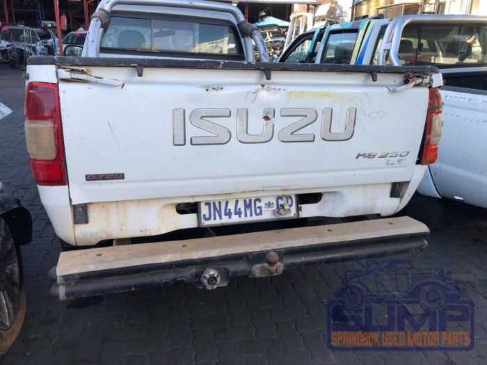 ISUZU , KB 250 D - TEQ LE P / U S / C , WHITE , 2011 ( 30066 ) - Image 2
