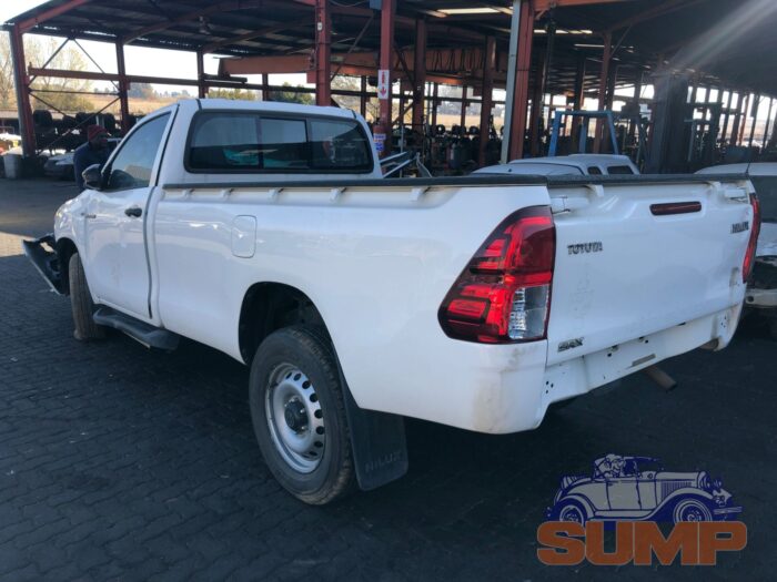 TOYOTA , HILUX 2 . 4 GD - 6 RB SRX P / U S / C , WHITE , 2016 ( 29548 ) - Image 6