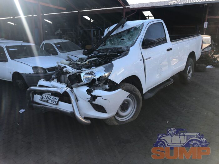 TOYOTA , HILUX 2 . 4 GD - 6 RB SRX P / U S / C , WHITE , 2016 ( 29548 ) - Image 8
