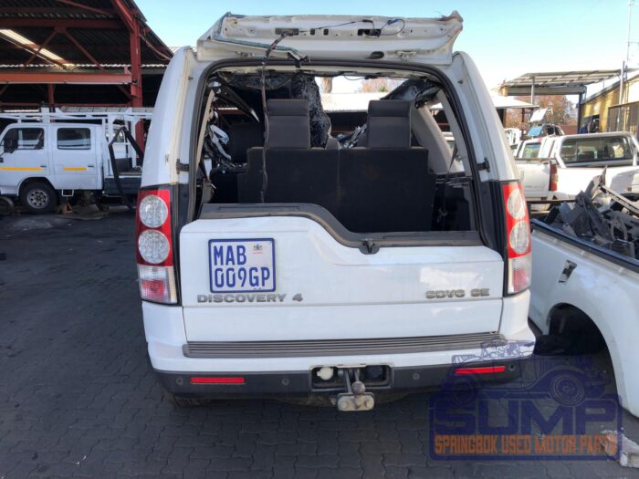 LANDROVER , DISCOVERY 4 3 . 0 TD / SD V 6 SE , WHITE , 2013 ( 30048 ) - Image 2