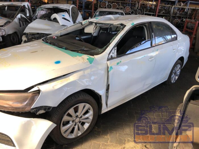 VOLKSWAGEN , JETTA GP 1 . 2 T Si TRENDLINE , WHITE , 2015 ( 30050 ) - Image 3