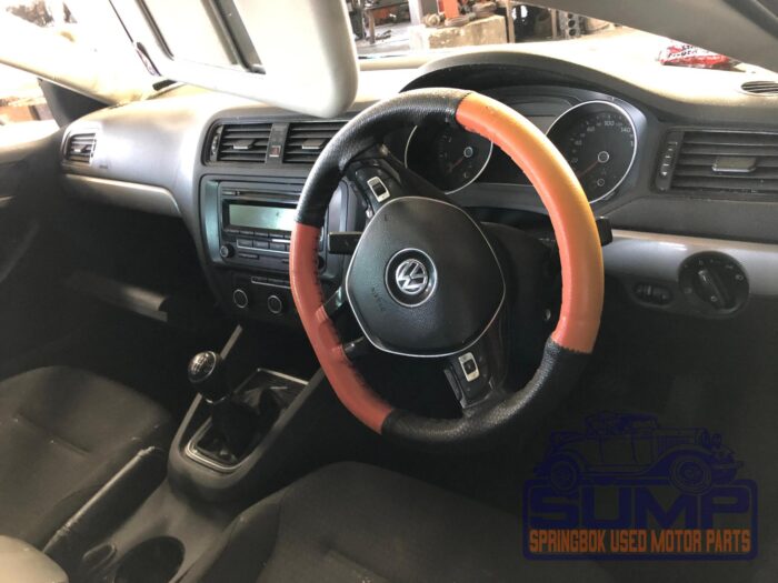VOLKSWAGEN , JETTA GP 1 . 2 T Si TRENDLINE , WHITE , 2015 ( 30050 ) - Image 5