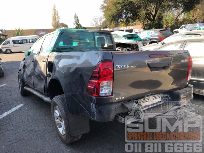 TOYOTA , HILUX 2 . 4 GD - 6 RB SRX D / C , GRAY , 2019 ( 30598 ) - Image 6