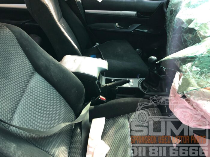 TOYOTA , HILUX 2 . 4 GD - 6 RB SRX D / C , GRAY , 2019 ( 30598 ) - Image 10