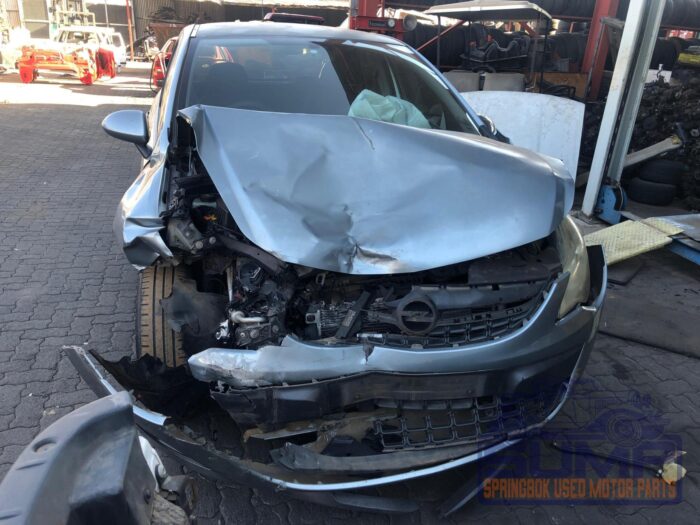 OPEL , CORSA 1 . 4 ESSENTIA 5 Dr , SILVER , 2012 ( 30088 )