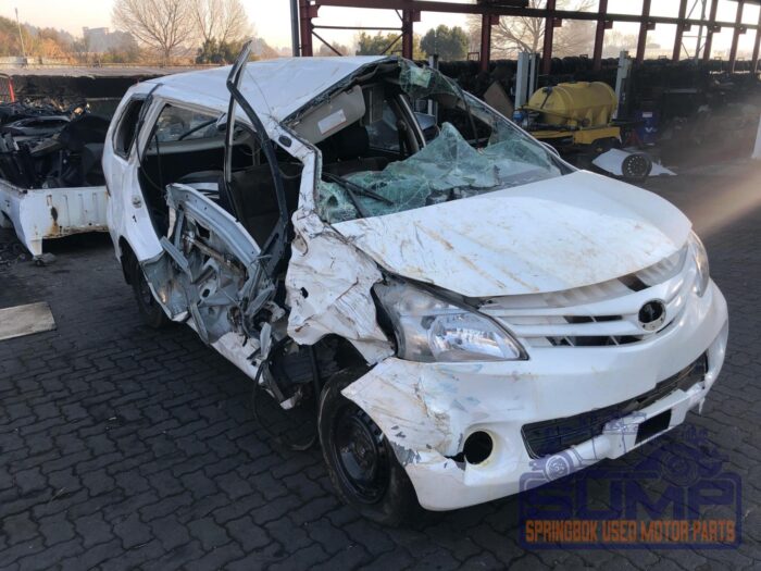 TOYOTA , AVANZA 1 . 5 , WHITE , 2015 ( 30094 ) - Image 2