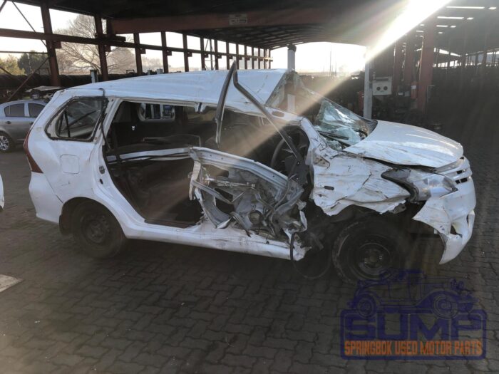 TOYOTA , AVANZA 1 . 5 , WHITE , 2015 ( 30094 ) - Image 3