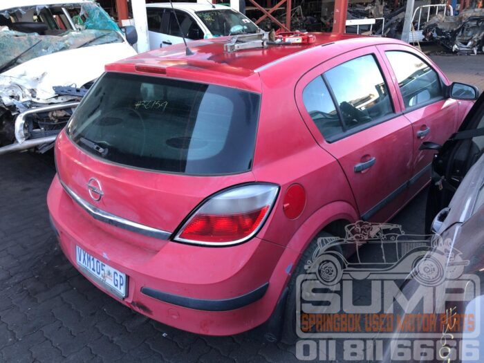 OPEL , ASTRA 1 . 6 ESSENTIA 5 Dr , RED , 2004 ( 30588 ) - Image 4