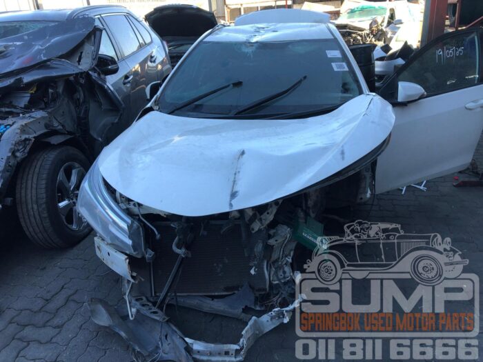 TOYOTA , COROLLA 1 . 6 ESTEEM , WHITE , 2019 ( 30586 )