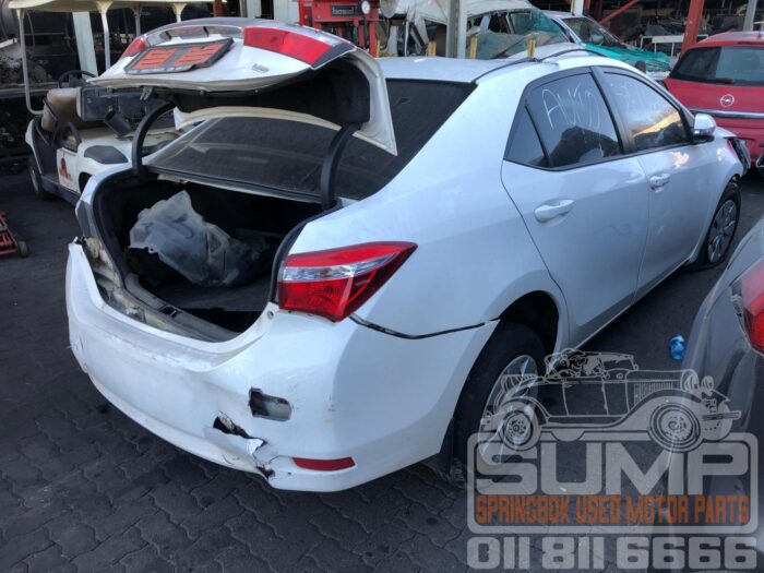 TOYOTA , COROLLA 1 . 6 ESTEEM , WHITE , 2019 ( 30586 ) - Image 4