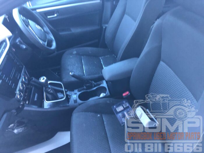 TOYOTA , COROLLA 1 . 6 ESTEEM , WHITE , 2019 ( 30586 ) - Image 10