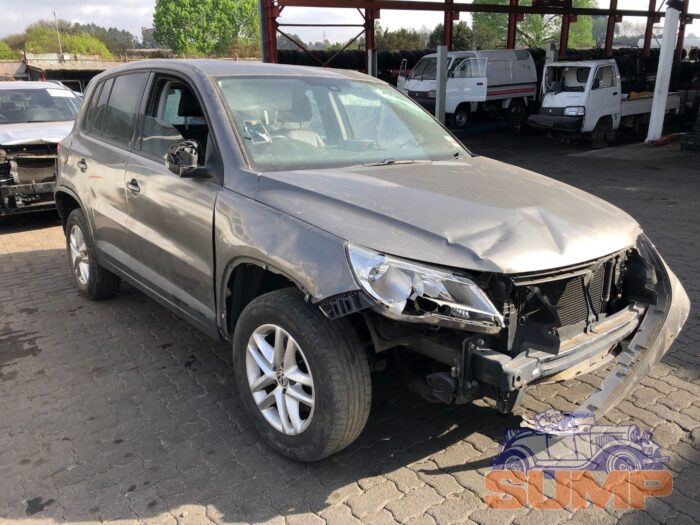 VOLKSWAGEN , TIGUAN 1 . 4 TSI TREND - FUN 4 MOT , GREY , 2010 ( 29582 ) - Image 2