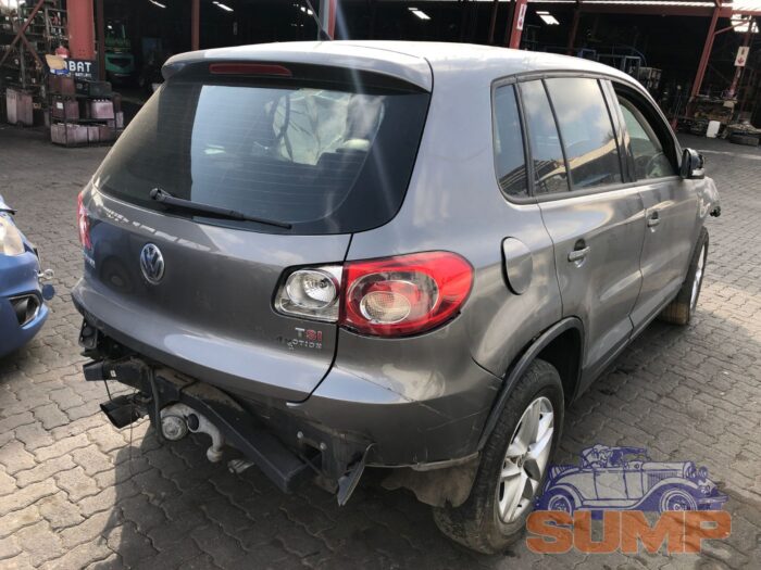 VOLKSWAGEN , TIGUAN 1 . 4 TSI TREND - FUN 4 MOT , GREY , 2010 ( 29582 ) - Image 4