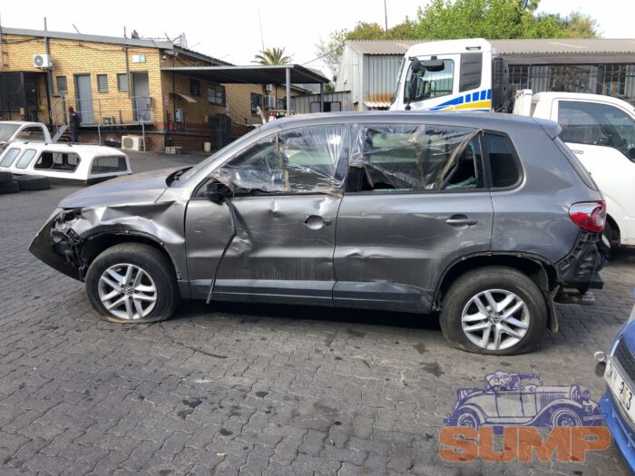 VOLKSWAGEN , TIGUAN 1 . 4 TSI TREND - FUN 4 MOT , GREY , 2010 ( 29582 ) - Image 7