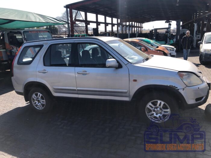 HONDA , CR - V 2 . 0 A / T , SILVER , 2003 ( 30103 ) - Image 3