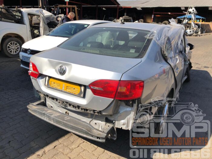 VOLKSWAGEN , JETTA VI 1 . 2 TSI TRENDLINE , SILVER , 2012 ( 30610 ) - Image 4