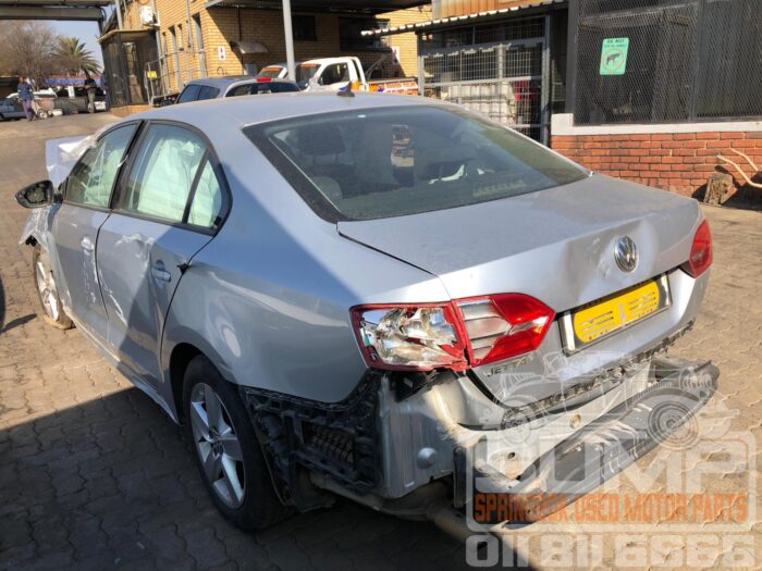 VOLKSWAGEN , JETTA VI 1 . 2 TSI TRENDLINE , SILVER , 2012 ( 30610 ) - Image 6
