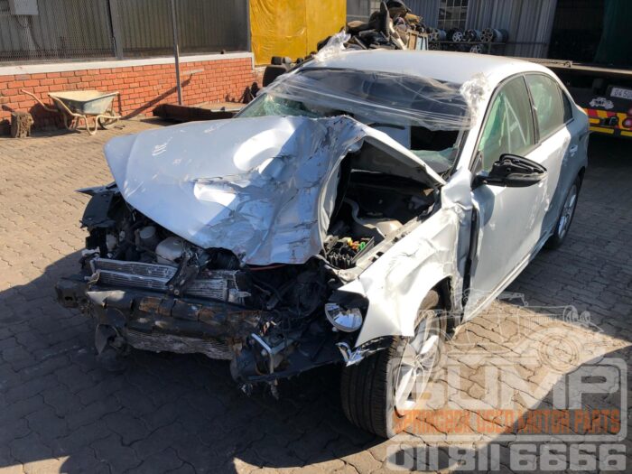 VOLKSWAGEN , JETTA VI 1 . 2 TSI TRENDLINE , SILVER , 2012 ( 30610 ) - Image 8