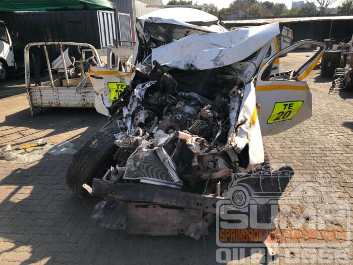 TOYOTA , HILUX 2 . 5 D - 4 D SRX 4 X 4 P / U S / C , WHITE , 2012 ( 30611 )