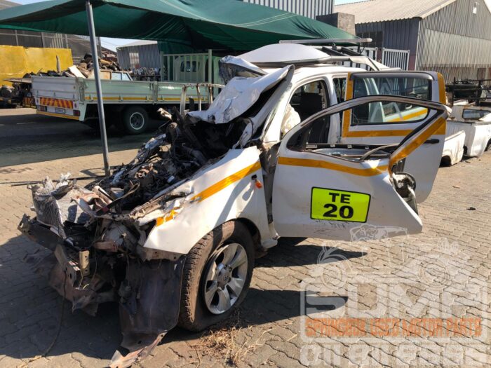 TOYOTA , HILUX 2 . 5 D - 4 D SRX 4 X 4 P / U S / C , WHITE , 2012 ( 30611 ) - Image 8